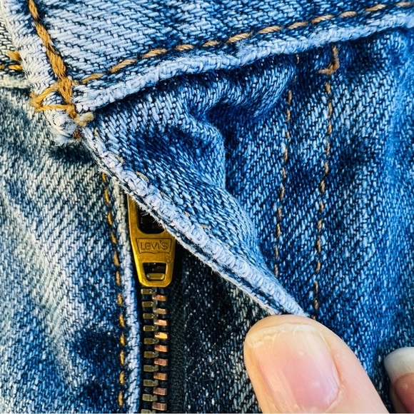 Levi's Raw Hem Cut Offs Denim Daisy Dukes 36 / XL - Picture 16 of 16